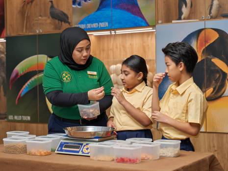 students trying to prepare food