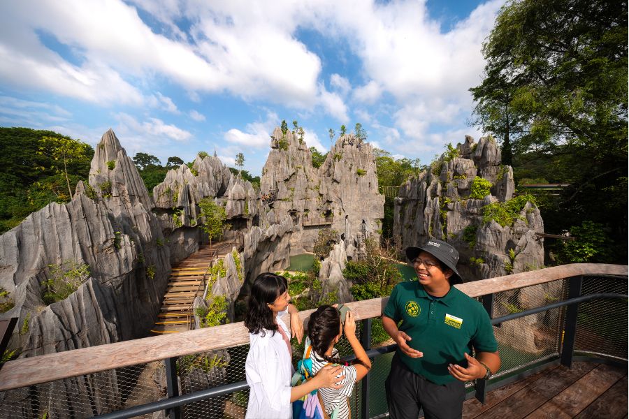 Francois' Langurs Ranger Talk, Rainforest Wild Adventure WEST